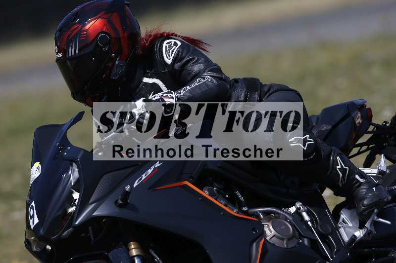 Archiv-2023/28 05.06.2023 Moto Club Anneau du Rhin/blanc-novice/9